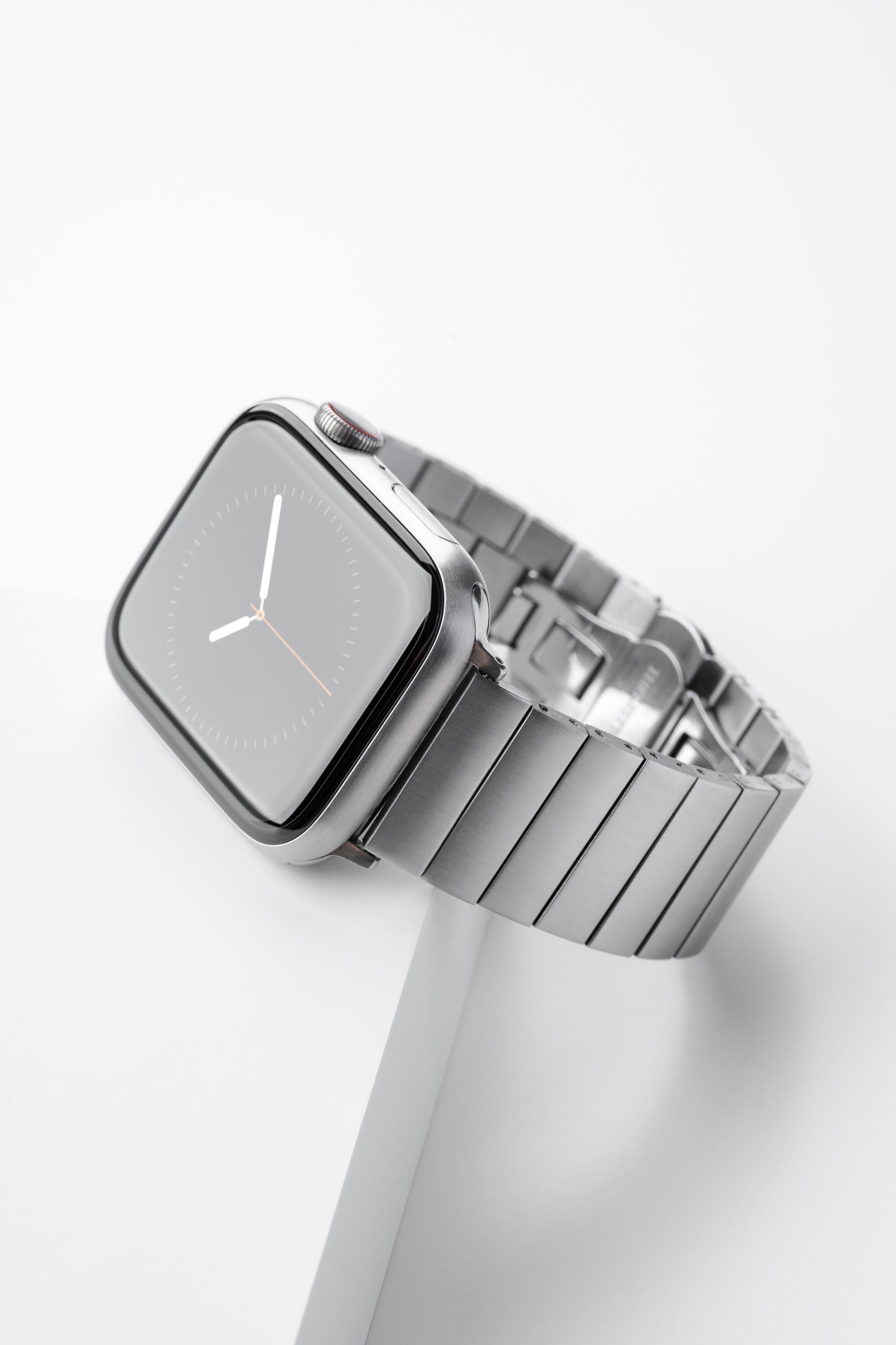 Metal Infinity Band for Apple Watch - Brushed Silver